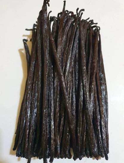 Organic Madagascar Vanilla Beans. Whole Grade A Vanilla Pods for Vanilla Extract and Baking Fresh Bourbon beans for cooking 4-6inches in length Premium grade . Imported from Madagascar